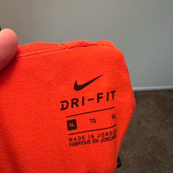 Women’s Nike tank top - Picture 3 of 3